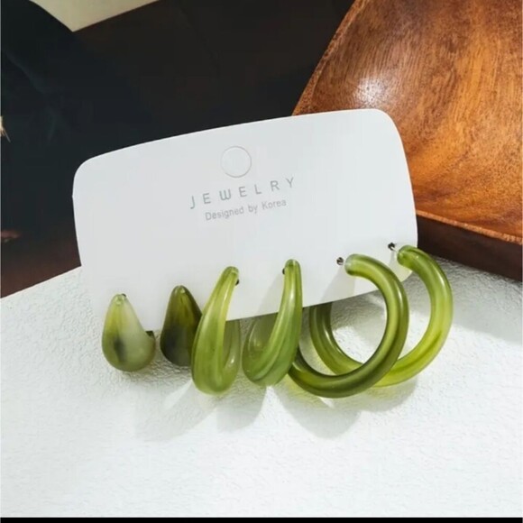 GREEN chunky resin hoop earring bundle - Picture 2 of 5